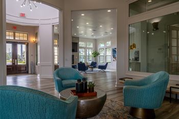 Resident lounge with hdtv entertainment